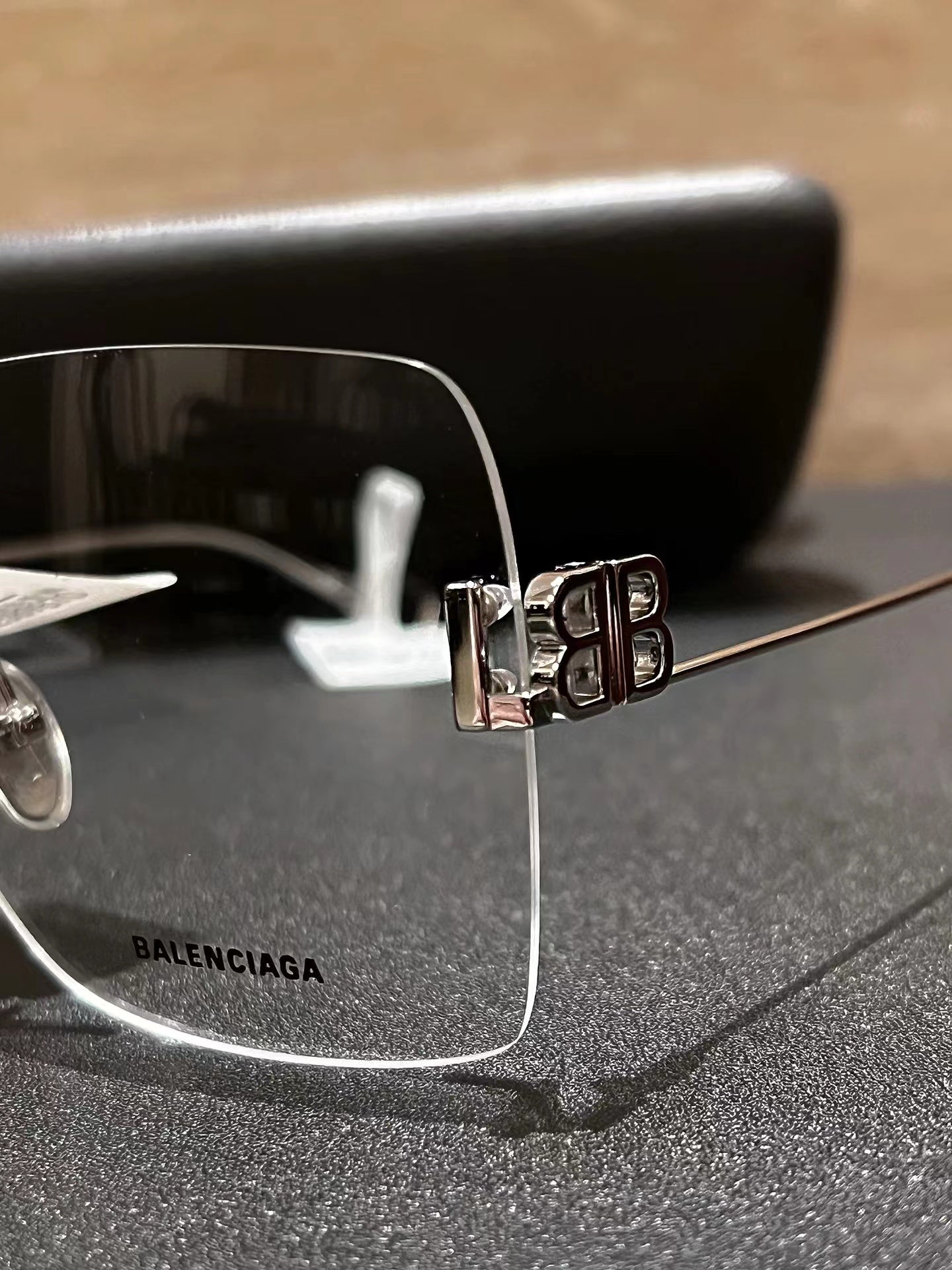 Fashion rimless glasses