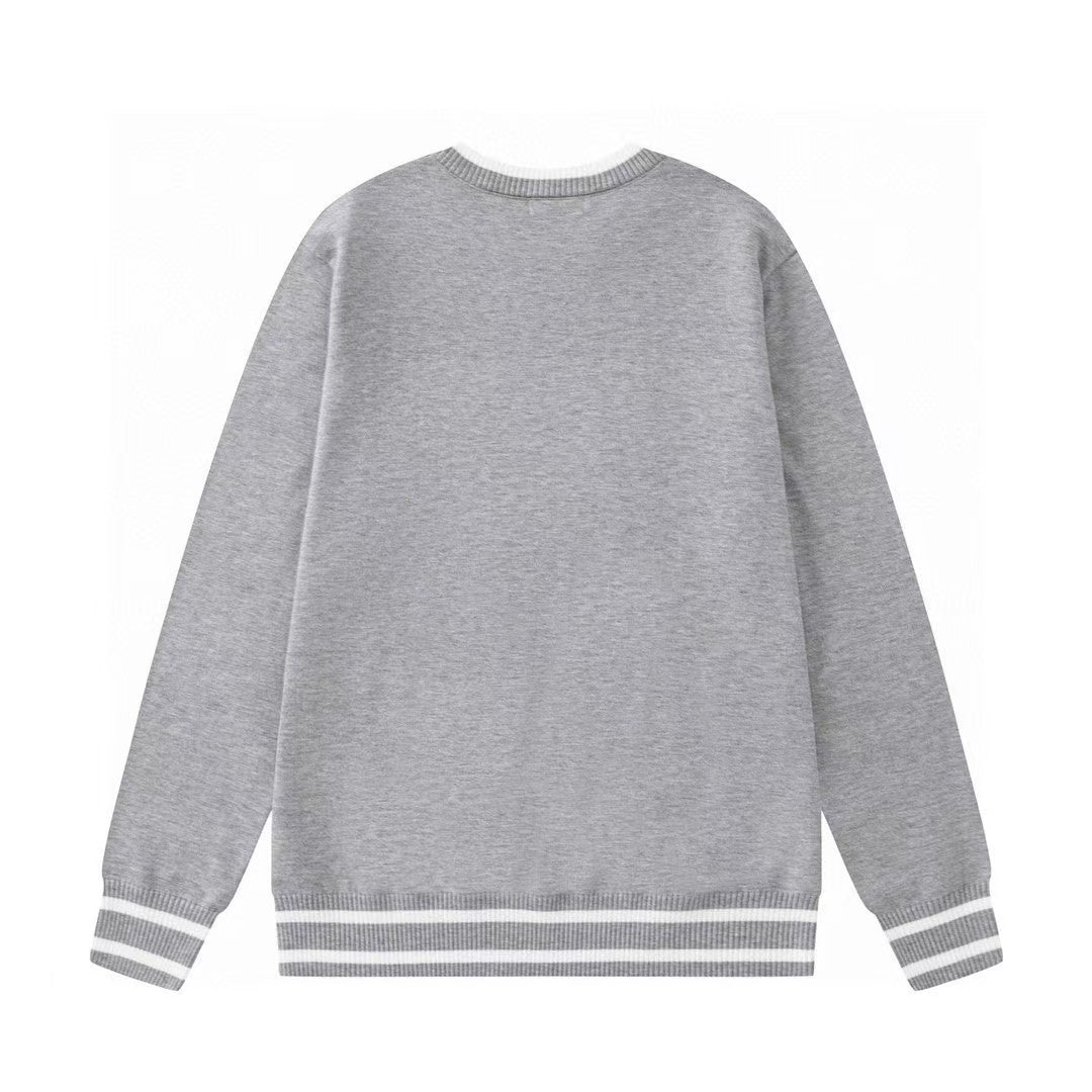 Round neck knitted pullover long sleeved sweater