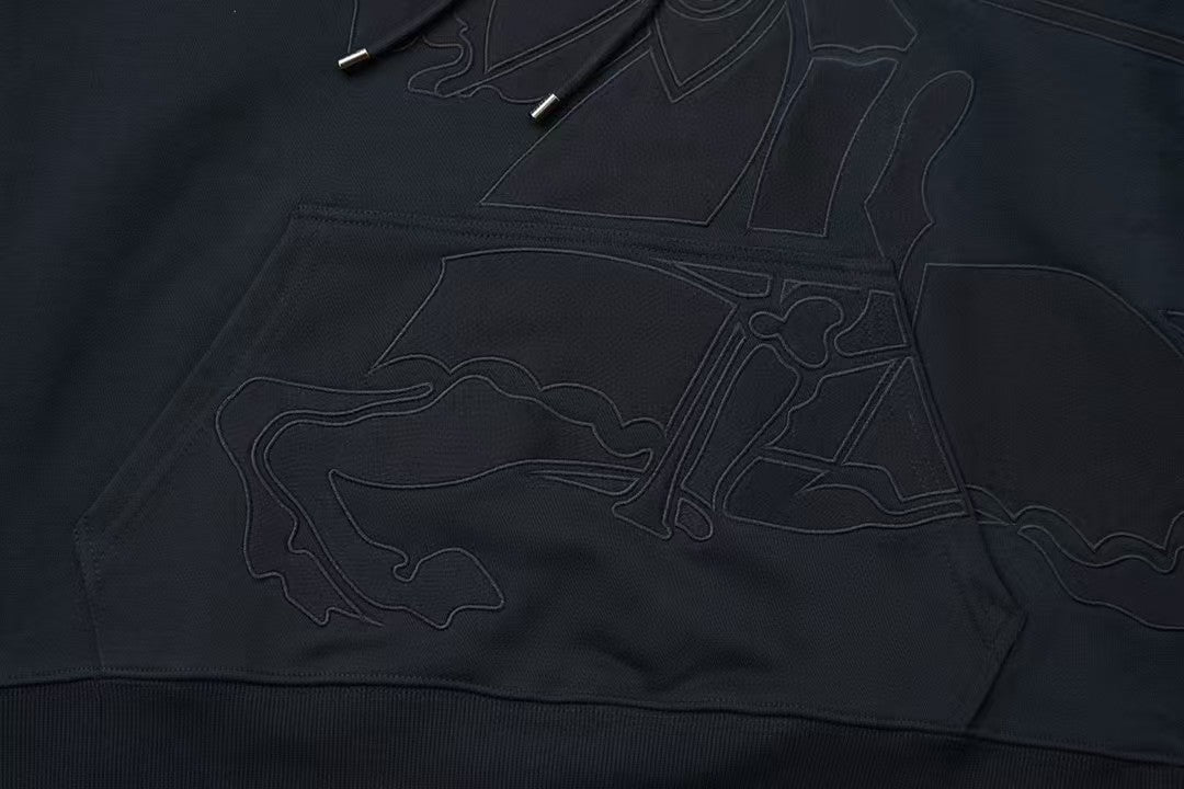 Early Autumn New Product: Embroidered Hoodie with Patchwork