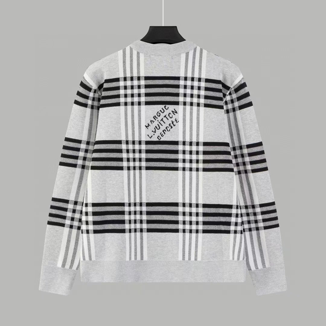 Checkered round neck sweater