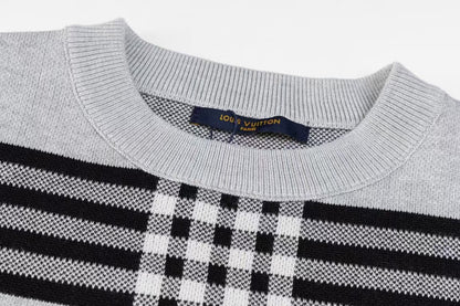 Checkered round neck sweater