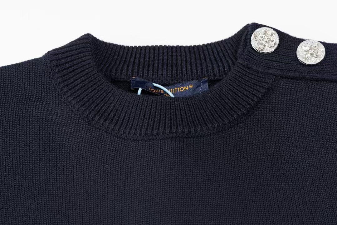 New round neck sweater