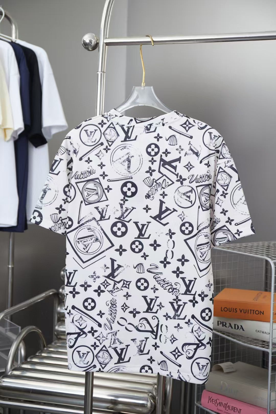 Early spring new full width printed short sleeved shirt