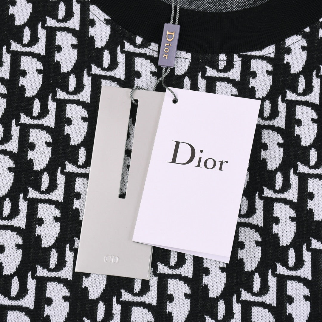 All-over logo print with contrasting braided collar short sleeves