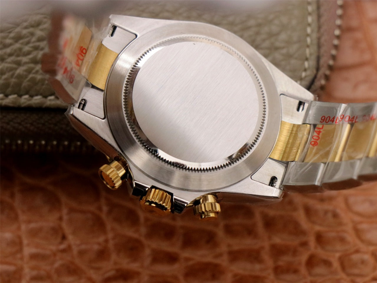 CLASSICAL WATCH--Yellow gold-40mm